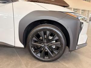 Toyota bZ4X Touring BEV AWD - Image 6