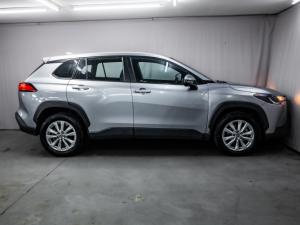 Toyota Corolla Cross 1.8 Xi - Image 12