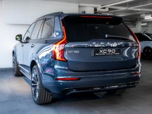 Volvo XC90 T8 Plug-In Hybrid AWD Ultra Dark - Image 3