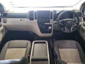 Toyota Quantum 2.8 SLWB bus 14-seater GL manual - Image 6