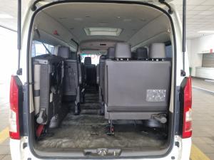 Toyota Quantum 2.8 SLWB bus 14-seater GL manual - Image 15