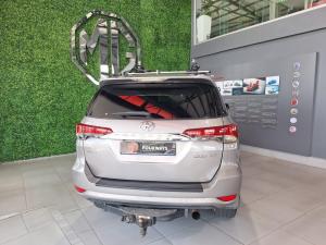 Toyota Fortuner 4.0 V6 4x4 - Image 5