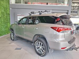 Toyota Fortuner 4.0 V6 4x4 - Image 6