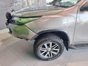 Toyota Fortuner 4.0 V6 4x4 - Image 7