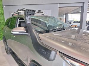 Toyota Fortuner 4.0 V6 4x4 - Image 9