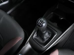 Toyota Starlet Cross 1.5 XS manual - Image 7
