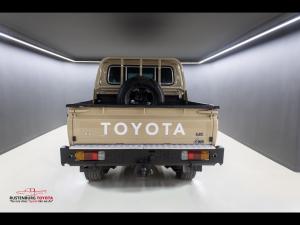Toyota Land Cruiser 79 4.5D-4D V8 double cab LX - Image 5