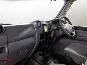 Toyota Land Cruiser 79 4.5D-4D V8 double cab LX - Image 7