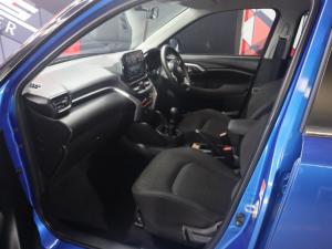 Toyota Urban Cruiser 1.5 XR manual - Image 7