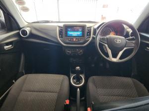 Toyota Vitz 1.0 XR manual - Image 6