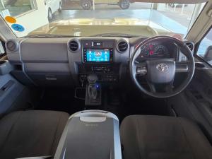 Toyota Land Cruiser 79 2.8GD-6 double cab auto - Image 6