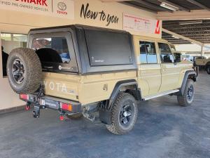 Toyota Land Cruiser 79 2.8GD-6 double cab auto - Image 2