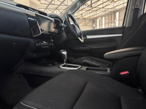 Toyota Hilux 2.8GD-6 double cab Raider auto - Image 7