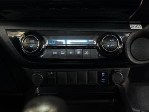 Toyota Hilux 2.8GD-6 double cab Raider auto - Image 16