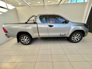 Toyota Hilux 2.8GD-6 Xtra cab 4x4 Raider auto - Image 3