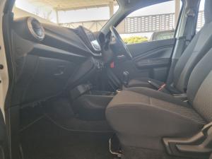 Toyota Vitz 1.0 XR manual - Image 7