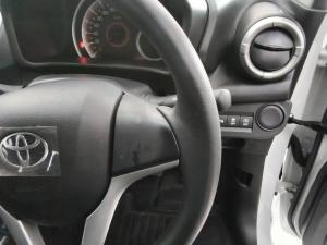 Toyota Vitz 1.0 XR manual - Image 10
