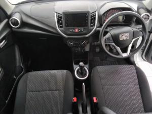 Toyota Vitz 1.0 XR manual - Image 6