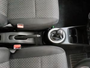 Toyota Vitz 1.0 XR manual - Image 11