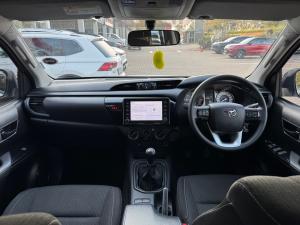 Toyota Hilux 2.4GD-6 double cab Raider manual - Image 6