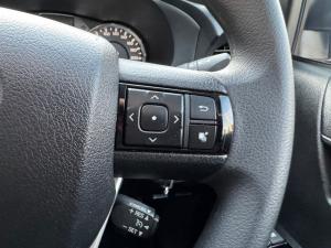 Toyota Hilux 2.4GD-6 double cab Raider manual - Image 10