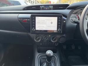 Toyota Hilux 2.4GD-6 double cab Raider manual - Image 14