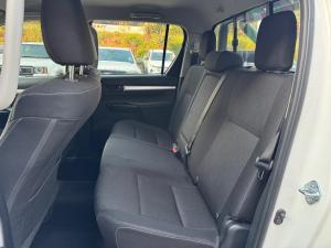 Toyota Hilux 2.4GD-6 double cab Raider manual - Image 17