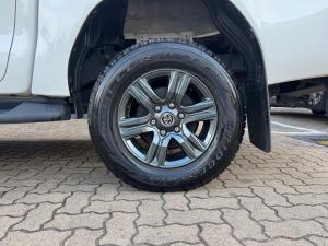 Toyota Hilux 2.4GD-6 double cab Raider manual - Image 18
