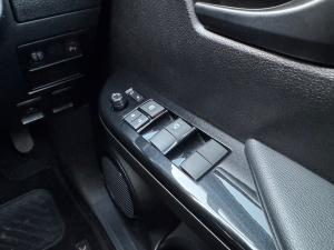 Toyota Hilux 2.4GD-6 double cab Raider manual - Image 23