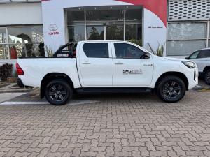 Toyota Hilux 2.4GD-6 double cab Raider manual - Image 3