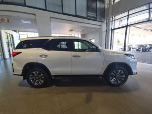 Toyota Fortuner 2.4GD-6 4x4 - Image 3