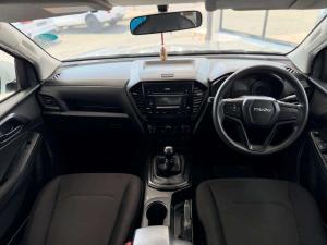 Isuzu D-MAX 1.9 Ddi L 4X4 D/C - Image 11