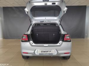 Suzuki Swift 1.2 GLX manual - Image 6