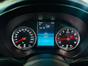 Mercedes-Benz C-Class C200 - Image 7