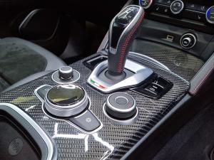 Alfa Romeo Stelvio Estrema 2.0T AWD - Image 20