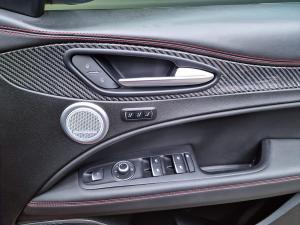 Alfa Romeo Stelvio Estrema 2.0T AWD - Image 8