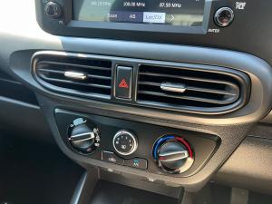 Hyundai Grand i10 1.0 Premium hatch - Image 25