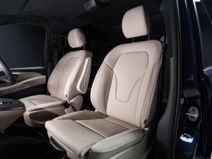 Mercedes-Benz V-Class V300d Exclusive - Image 25
