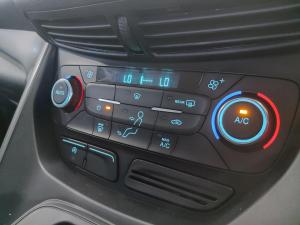Ford Kuga 1.5T Ambiente auto - Image 17
