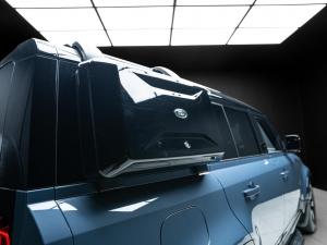 Land Rover Defender 110 D250 X-Dynamic SE - Image 10