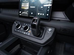 Land Rover Defender 110 D250 X-Dynamic SE - Image 20