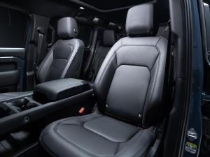 Land Rover Defender 110 D250 X-Dynamic SE - Image 23