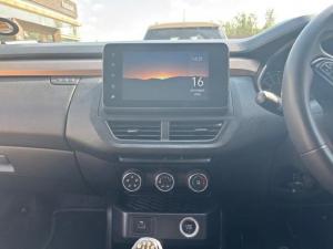 Renault Kiger 1.0 Turbo Zen - Image 17
