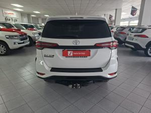 Toyota Fortuner 2.4GD-6 manual - Image 5