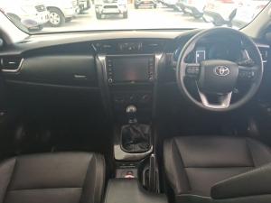Toyota Fortuner 2.4GD-6 manual - Image 6