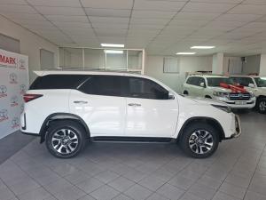 Toyota Fortuner 2.4GD-6 manual - Image 3