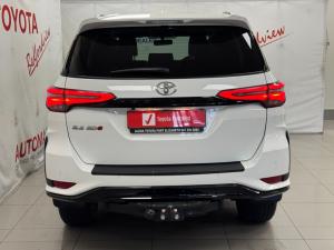 Toyota Fortuner 2.4GD-6 manual - Image 5