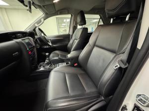 Toyota Fortuner 2.4GD-6 manual - Image 7