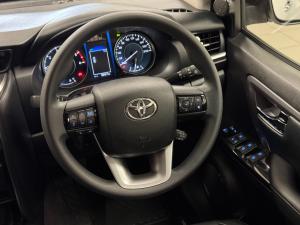 Toyota Fortuner 2.4GD-6 manual - Image 8