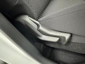 Toyota Vitz 1.0 - Image 16